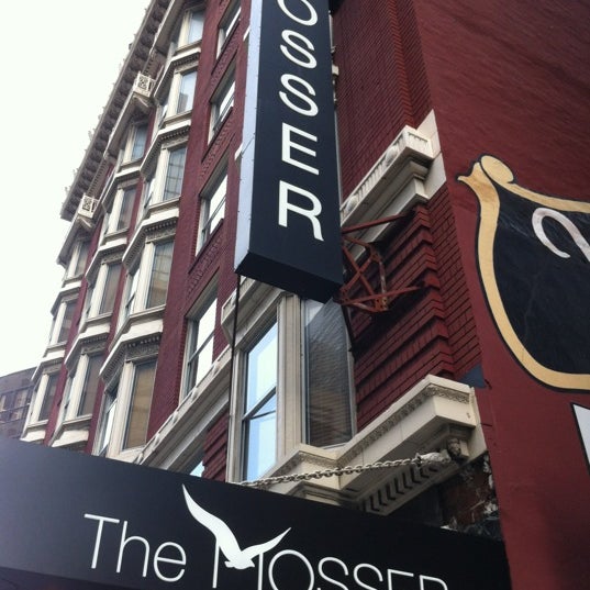 Foto diambil di The Mosser Hotel oleh Randy L. pada 5/16/2012