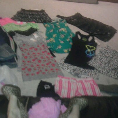 Only 1/4 of what I bought today, dead mall but great buys :)