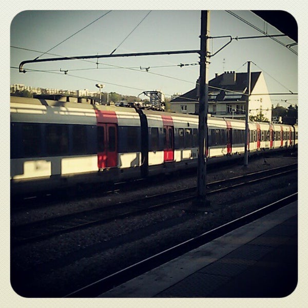 Photos at RER Robinson [B] - Avenue de la Gare