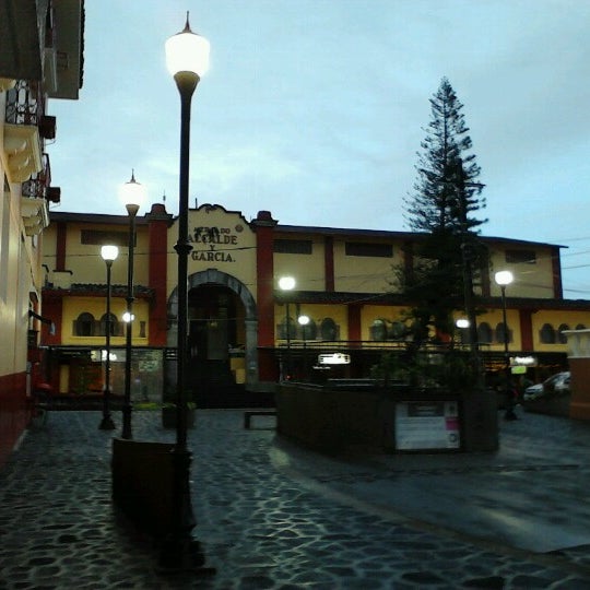 7/16/2012 tarihinde EMIR A.ziyaretçi tarafından Plaza Gastronómica San José'de çekilen fotoğraf