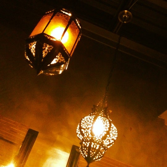 รูปภาพถ่ายที่ Tisane Euro Asian Cafe โดย Meghan F. เมื่อ 4/29/2012