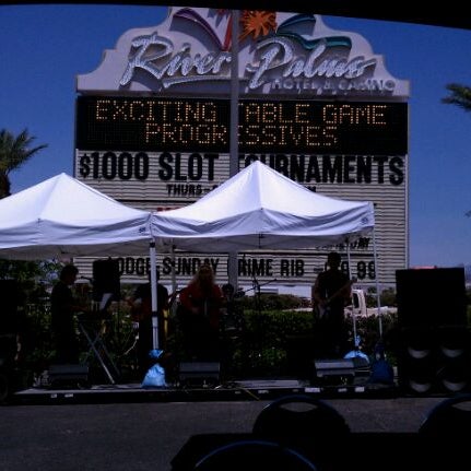 Снимок сделан в River Palms Resort Hotel &amp; Casino пользователем Dan H. 4/27/2012