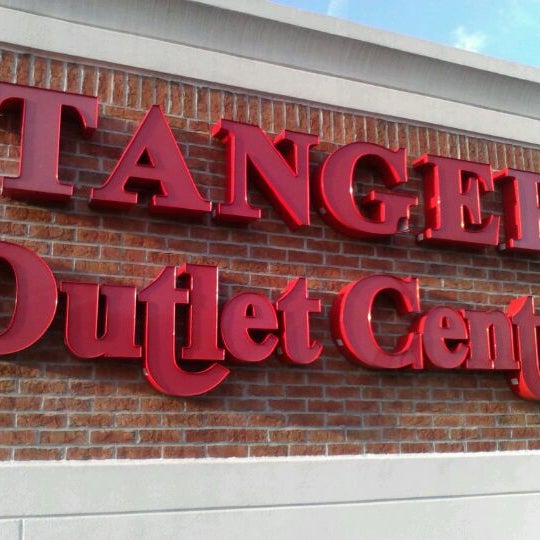 Photo taken at Tanger Outlets Charleston by Kenny D. on 2/29/2012