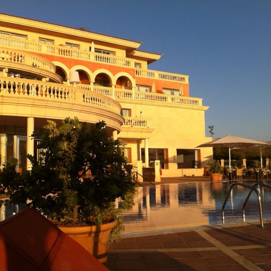 8/13/2012 tarihinde Julien L.ziyaretçi tarafından Hotel Port Adriano'de çekilen fotoğraf