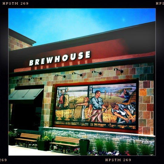 Снимок сделан в BJ&#39;s Restaurant &amp; Brewhouse пользователем Gerardo P. 6/8/2012