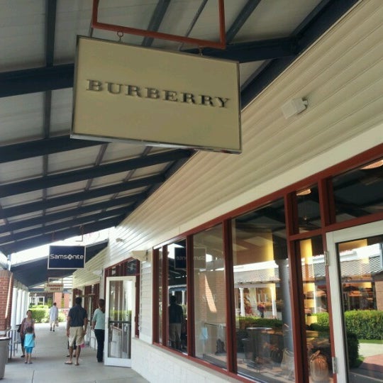 Actualizar 53+ imagen burberry leesburg premium outlets