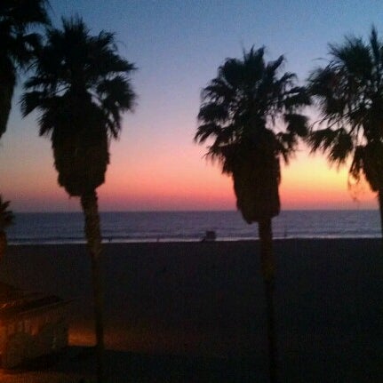 Foto tomada en Venice Beach Suites &amp; Hotel  por Alan Z. el 8/14/2012
