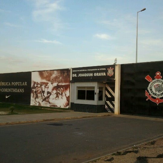 Segurança é reforçada em frente ao CT do Corinthians para evitar protestos