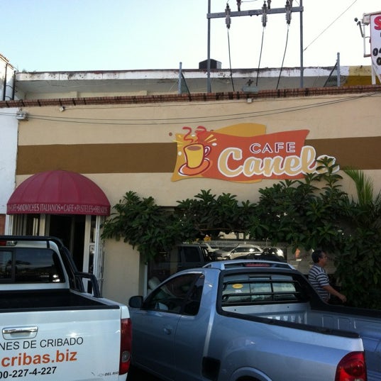 3/30/2012 tarihinde Israel A.ziyaretçi tarafından Café Canela'de çekilen fotoğraf