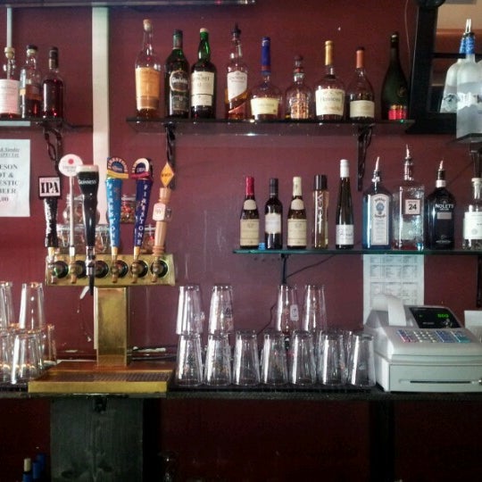 6/25/2012にMichael K.がDaDa Barで撮った写真