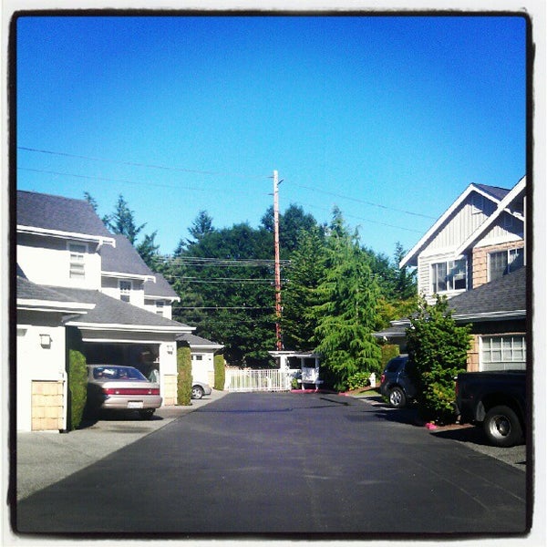 Photo taken at City of Issaquah by Hideki S. on 7/5/2012