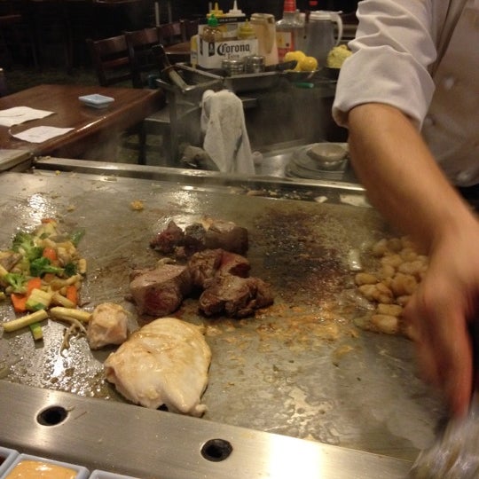 Photo taken at Sakura Japanese Steak, Seafood House &amp; Sushi Bar by sneakerpimp on 8/30/2012