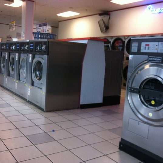 This place is kinda cutthroat. You need to put a few pieces in a machine to claim it. Standing in front of one sorting ain't good enough. Super load machines make quick work of weeks worth of laundry.