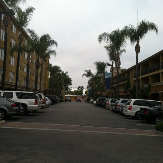 Снимок сделан в Anaheim Portofino Inn &amp; Suites пользователем Amanda L. 6/3/2012