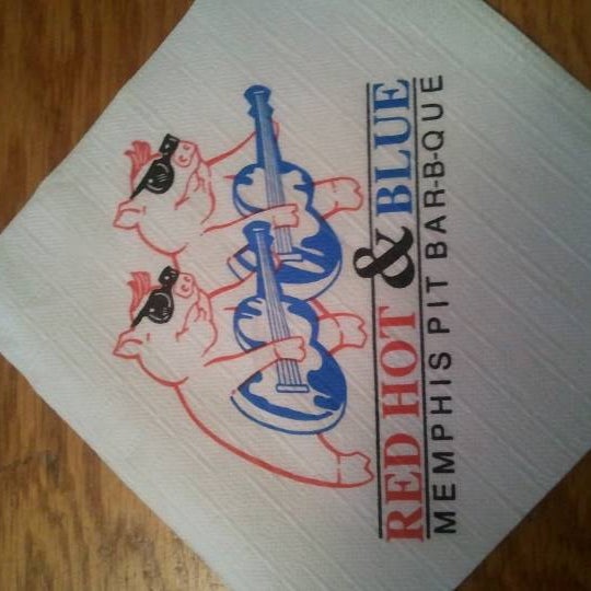 Photo taken at Red Hot &amp; Blue  -  Barbecue, Burgers &amp; Blues by Christopher S. on 5/15/2011
