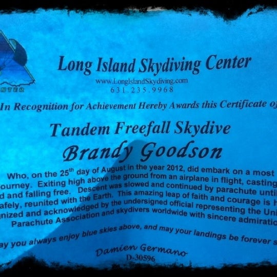Das Foto wurde bei Skydive Long Island von Brandy G. am 8/25/2012 aufgenommen