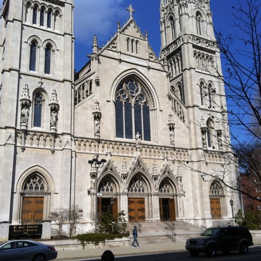 Foto tomada en Saint Paul Cathedral  por K.Rose Q. el 6/9/2011