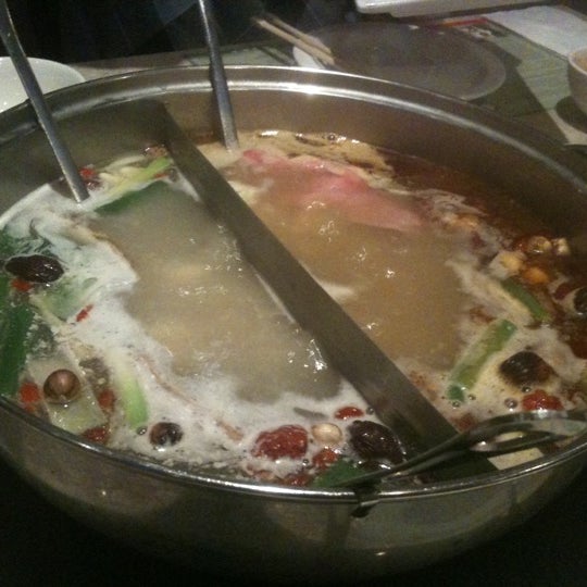 Photo taken at Happy Lamb Hot Pot, Houston Westheimer 快乐小羊 by Benny C. on 1/6/2012