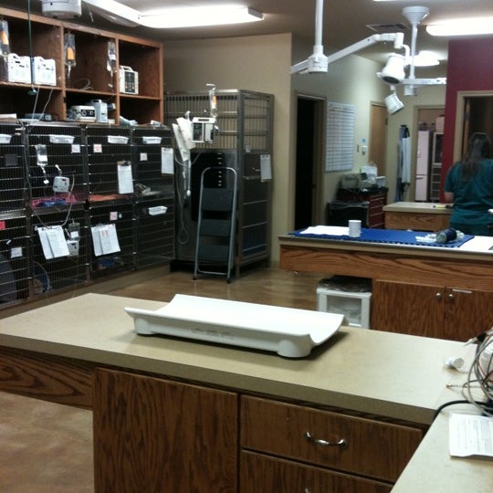 Photo prise au Heart of Texas Veterinary Specialty Center par Kristie T. le7/17/2011