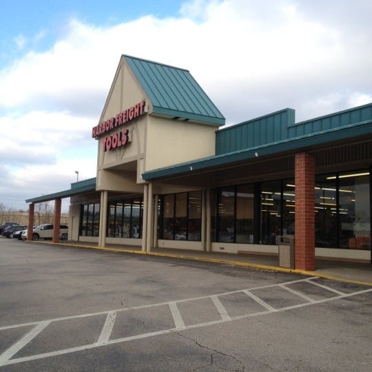 Harbor Freight Tools Hardware Store in Akron