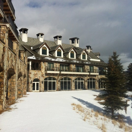 รูปภาพถ่ายที่ The Lodge and Spa at Cordillera โดย Mark J. เมื่อ 1/20/2012
