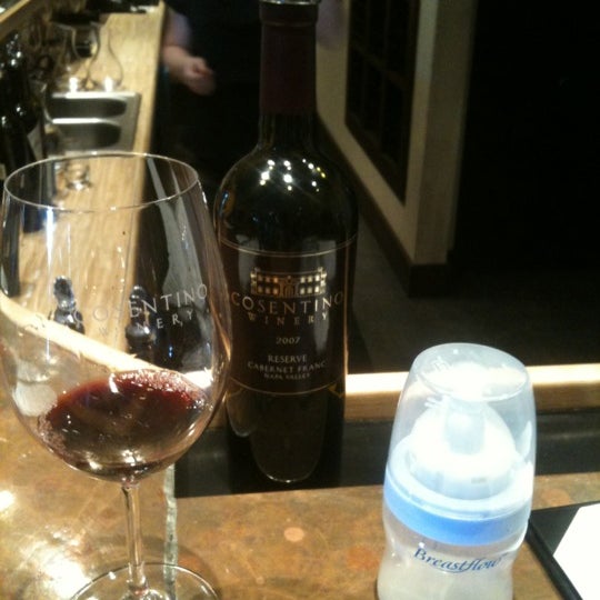 Foto tirada no(a) Cosentino Winery por Jennifer P. em 6/4/2012