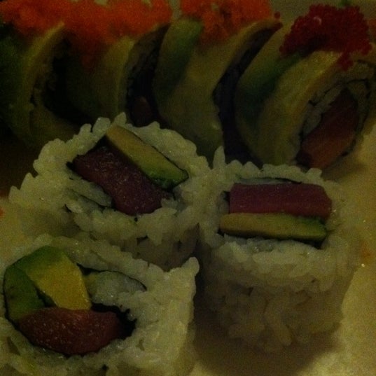 3/24/2011 tarihinde Rebecca H.ziyaretçi tarafından Sushi Bites'de çekilen fotoğraf