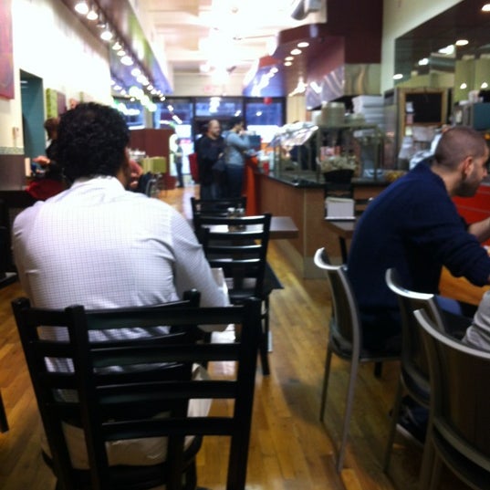 รูปภาพถ่ายที่ Jerusalem Cafe (formerly Jerusalem 2) โดย Elli T. เมื่อ 5/4/2012