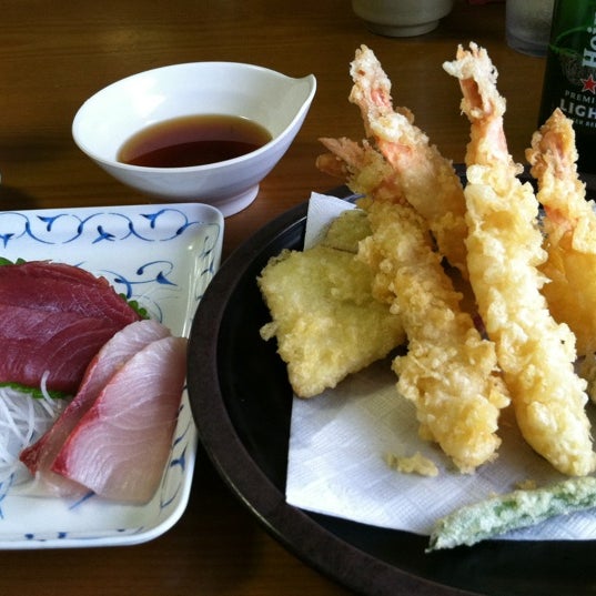 Photo taken at Gyotaku Japanese Restaurant - King Street by Chason I. on 6/18/2012