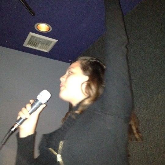 Foto diambil di Max Karaoke Studio oleh Debbie N. pada 2/22/2012