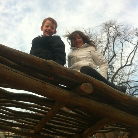 Foto tomada en Alexander W. Kemp Playground  por Sammy W. el 2/18/2012