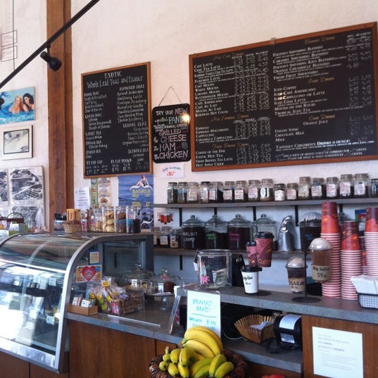5/31/2012 tarihinde Hoyon J.ziyaretçi tarafından Tanner&#39;s Coffee Co'de çekilen fotoğraf