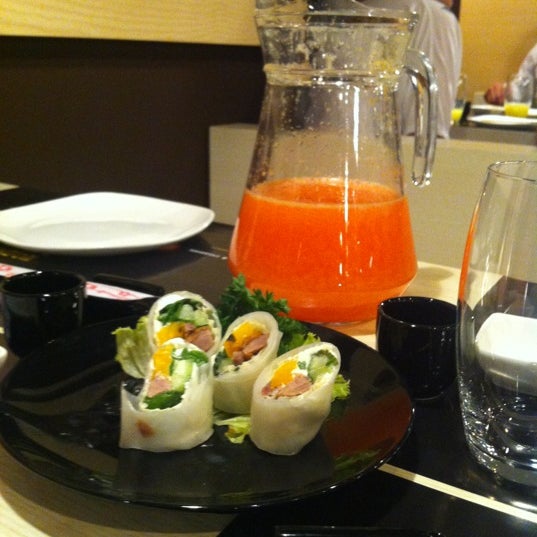 Снимок сделан в Dim Sum Asian Cafe пользователем Katya S. 4/23/2012