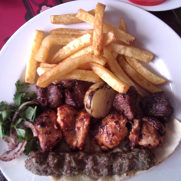 Piccolo Mondo Middle Eastern Restaurant in Aviatorilor