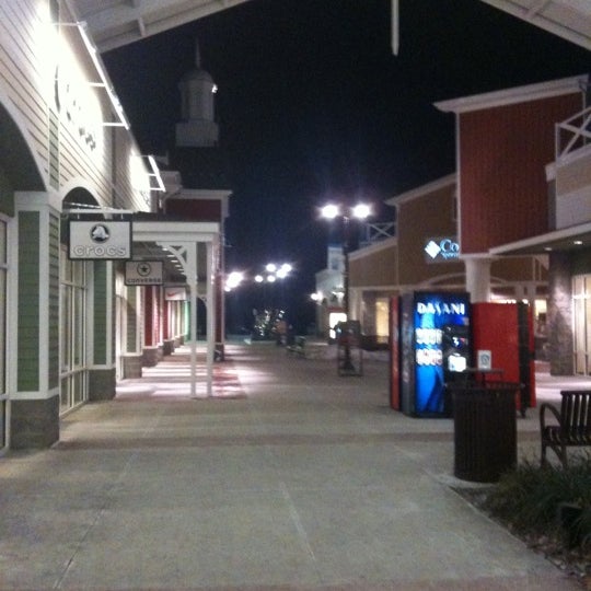 Photo taken at Tanger Outlets Pittsburgh by Rory on 1/18/2011