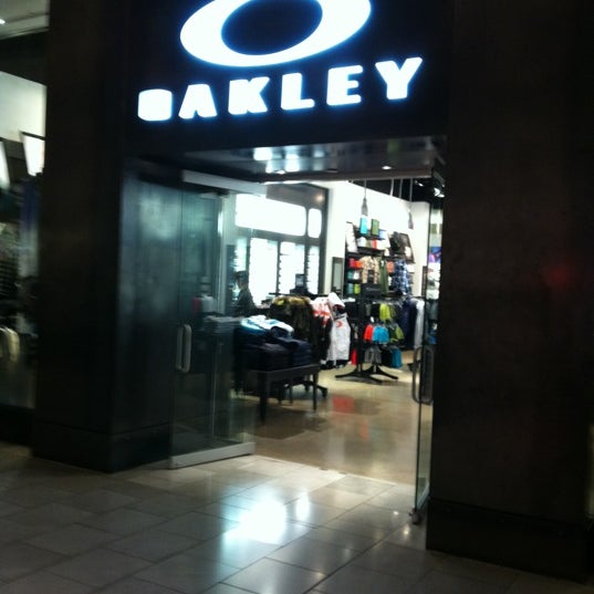 oakley galleria mall