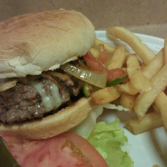 Foto diambil di Burger One oleh Gian G. pada 11/11/2011