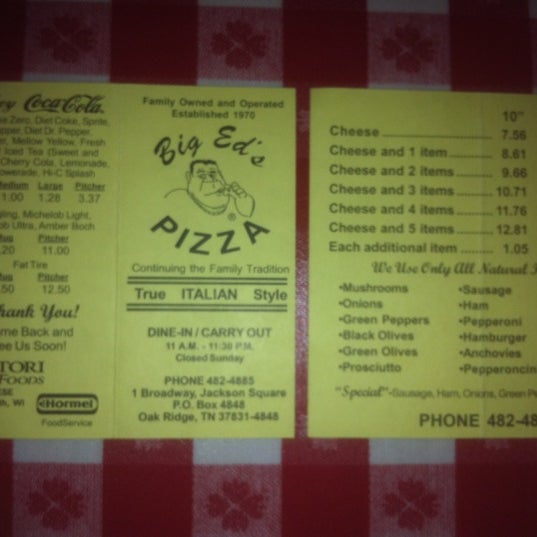 รูปภาพถ่ายที่ Big Ed&#39;s Pizza โดย Jeremy H. เมื่อ 12/21/2011