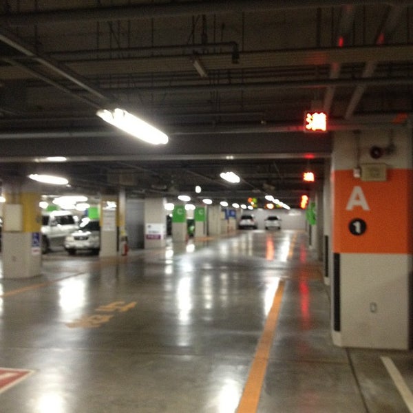 札幌駅北口地下駐車場 Estacionamento 札幌駅北口地下駐車場 Estacionamento