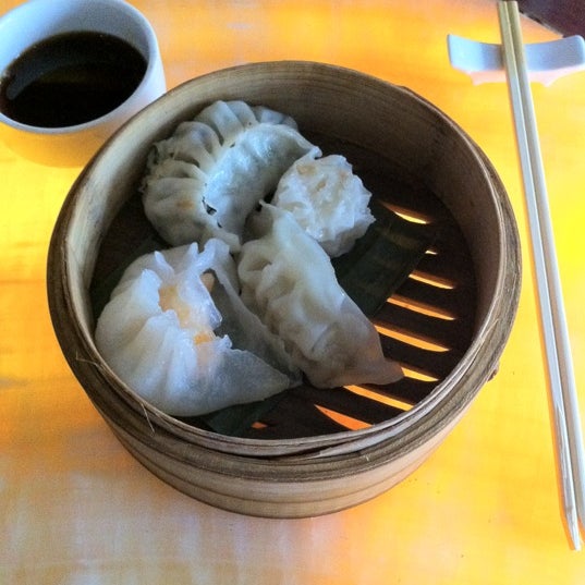 Foto tomada en Fusha Asian Cuisine  por Jeffrey H. el 10/2/2011