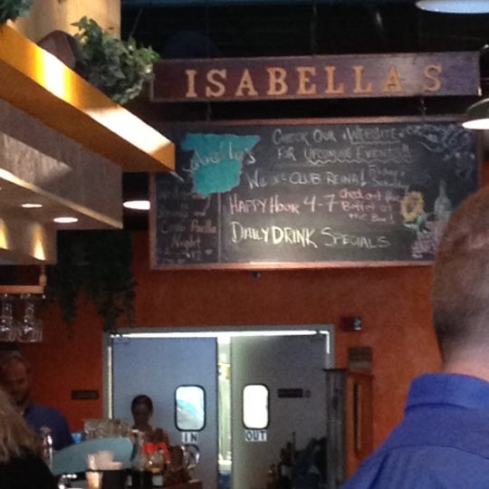 รูปภาพถ่ายที่ Isabella&#39;s Taverna &amp; Tapas Bar โดย Sheila S. เมื่อ 6/7/2012