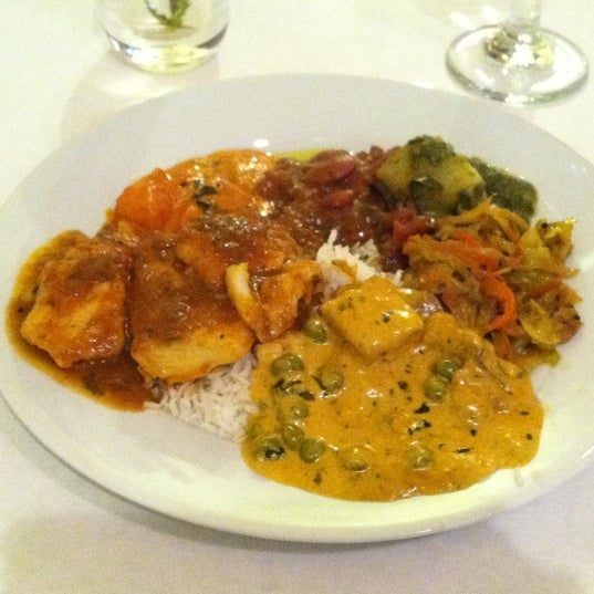 6/28/2012 tarihinde Christina H.ziyaretçi tarafından Viva Goa Indian Cuisine'de çekilen fotoğraf