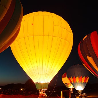 Watch their website for the coolest events happening all year long including the Hot Air Balloon Rally & the Ice Wine Festival