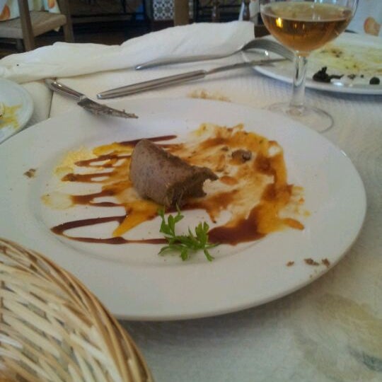 Photo taken at Restaurante Los Naranjos by Chipy on 1/5/2012
