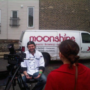 Foto tomada en Moonshine  por Greg B. el 11/20/2011