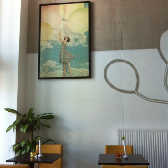 6/16/2012 tarihinde Jens M.ziyaretçi tarafından AERO | Cafeteria &amp; Crêperie'de çekilen fotoğraf