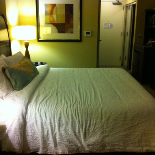Das Foto wurde bei Hilton Garden Inn von Ali H. am 2/19/2012 aufgenommen