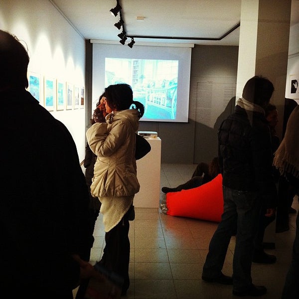 1/28/2012 tarihinde Roberto A.ziyaretçi tarafından Spazio Labo&#39; - Centro di Fotografia'de çekilen fotoğraf