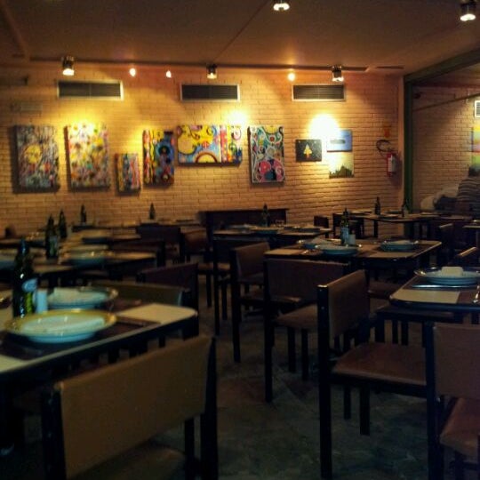 Foto tirada no(a) Cristal Pizza Bar por Marcos S. em 11/11/2011
