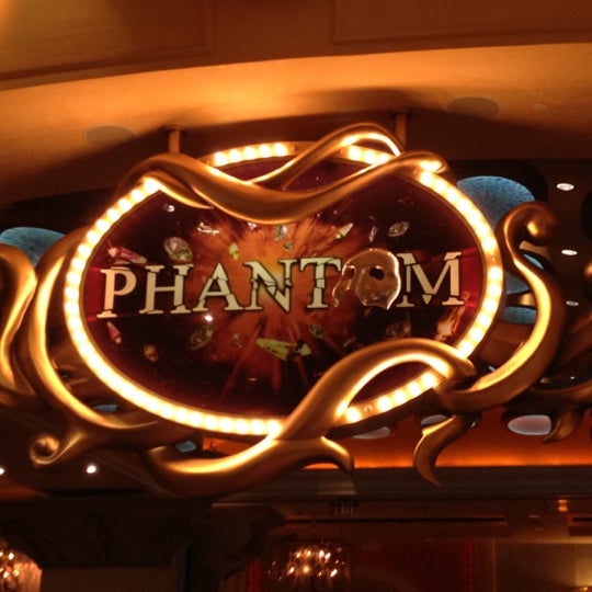 9/3/2012 tarihinde Hellenziyaretçi tarafından Phantom At The Venetian Resort &amp; Casino'de çekilen fotoğraf